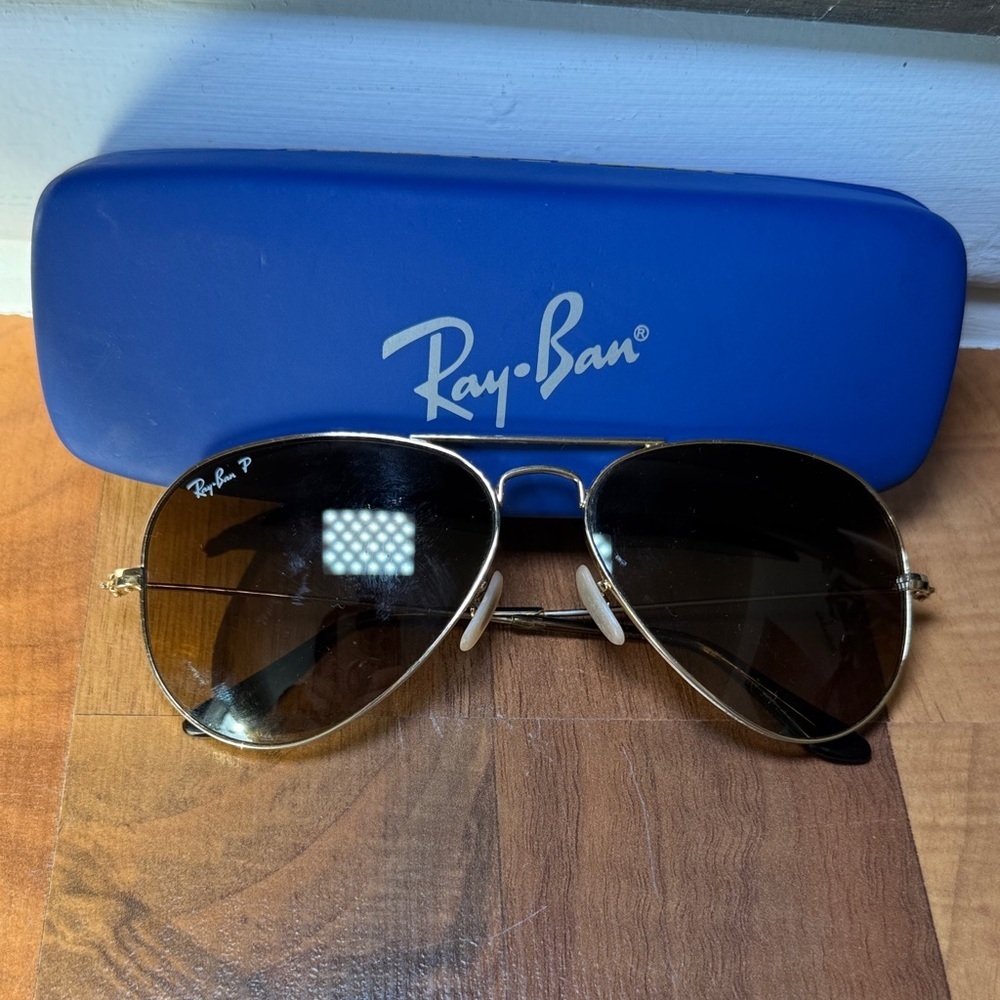 Ray-Ban polarised Gold Aviator pilot Sunglasses with Blue Case